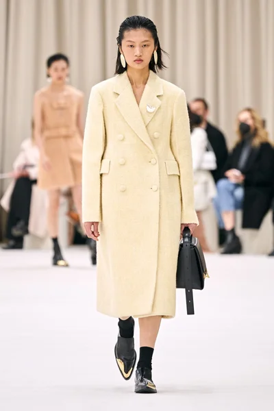 Look 5